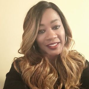 Meet your Posher, Cynthia